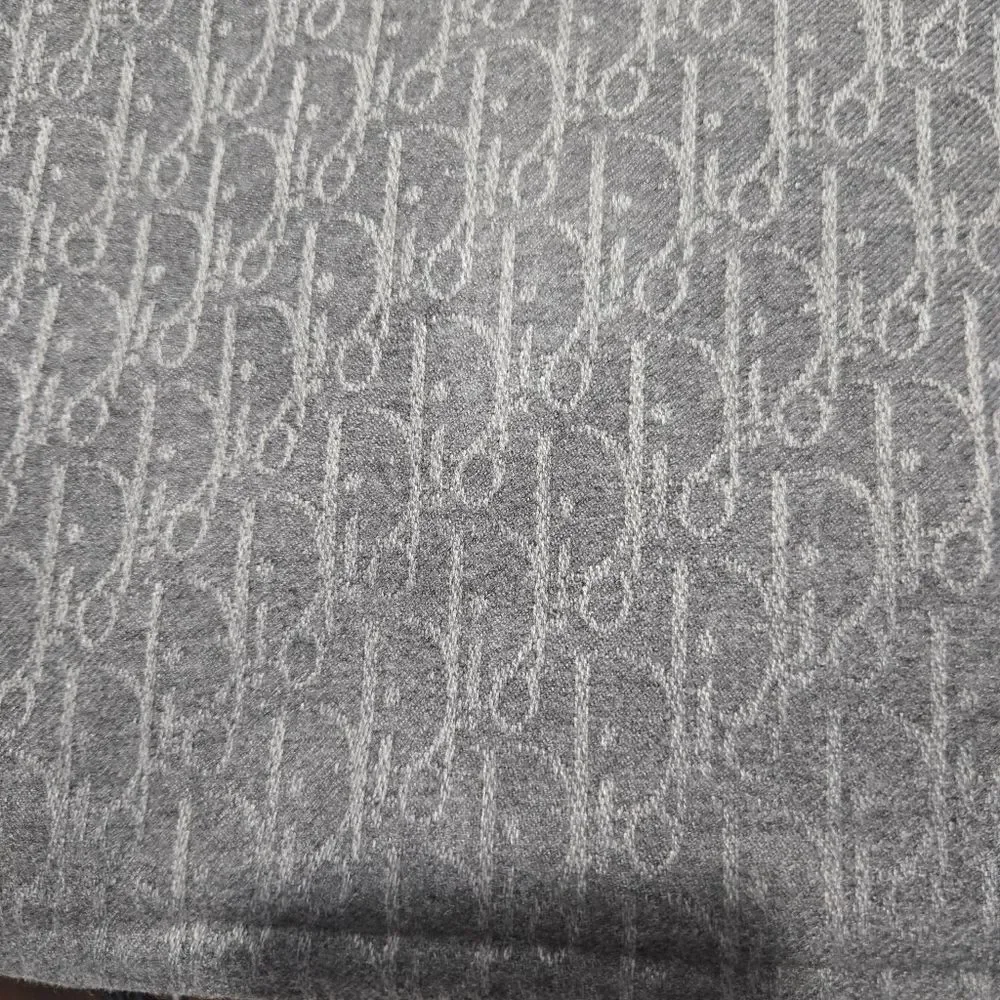 🐢 NWT Christian Dior Cashmere Trotter Scarf Grey. 80